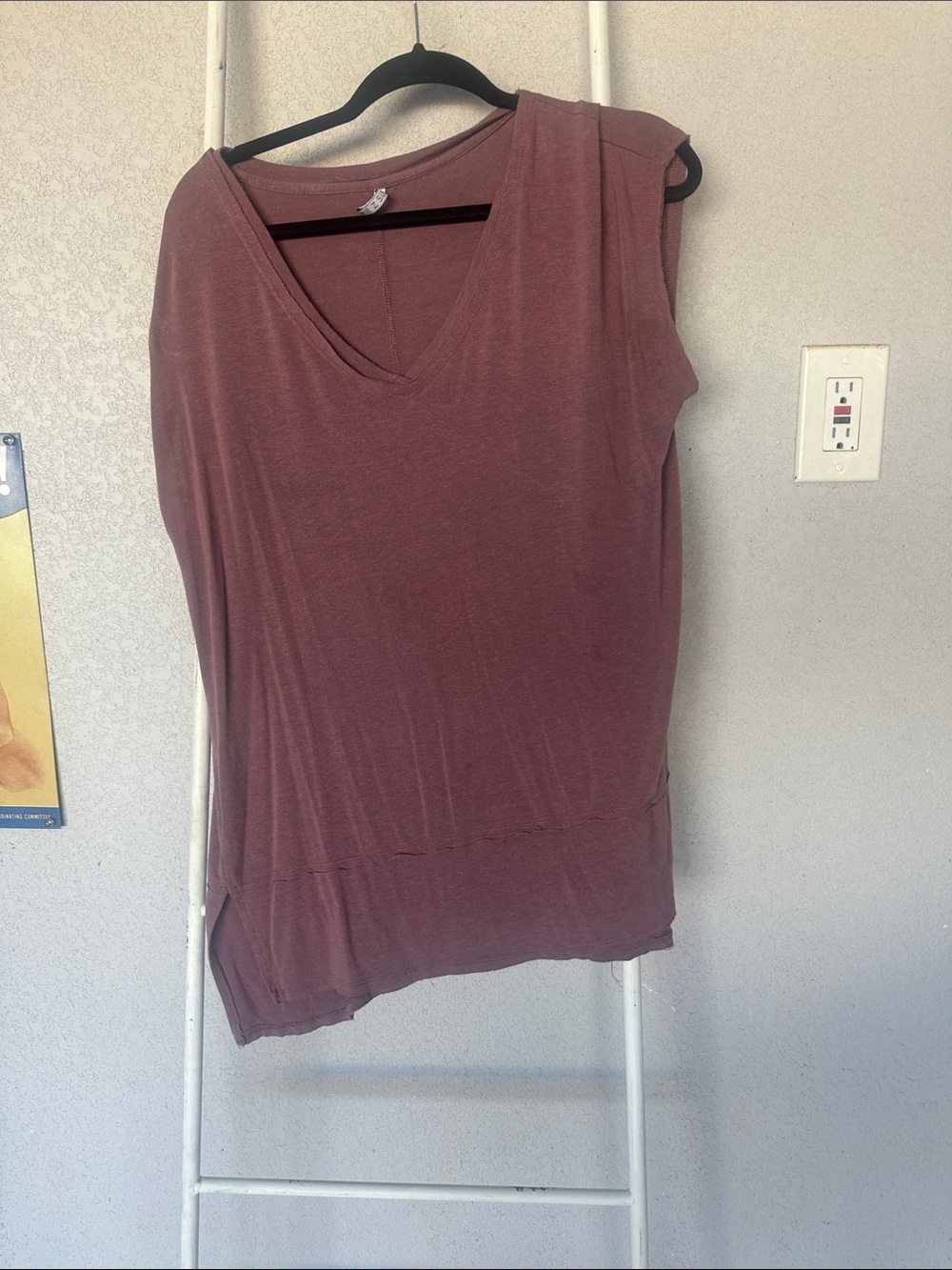 Z Supply Sleeveless V-Neck Tank in Mauve